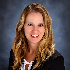 Sandra Claypool of Commerical Lending in a suit